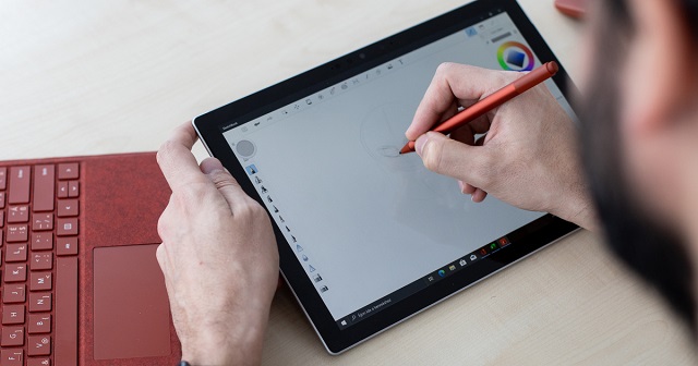 Microsoft Surface Pro tablet para escribir apuntes.jpg