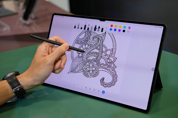 Samsung Galaxy tab S8 Ultra tablet para dibujar y diseñar tatuajes